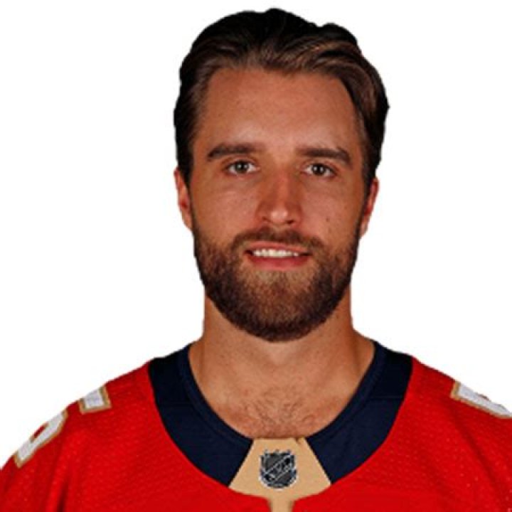 Aaron Ekblad Biography-salary, net worth, contract, stats, married, relationship, girlfriend, age, height, career, nhl
