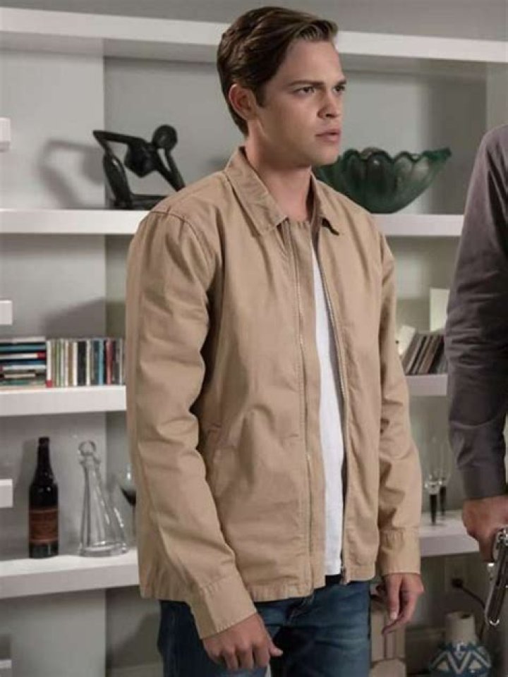 Alexander Calvert | Supernatural, Jack, Career, Girlfriend, Cat, Early Life