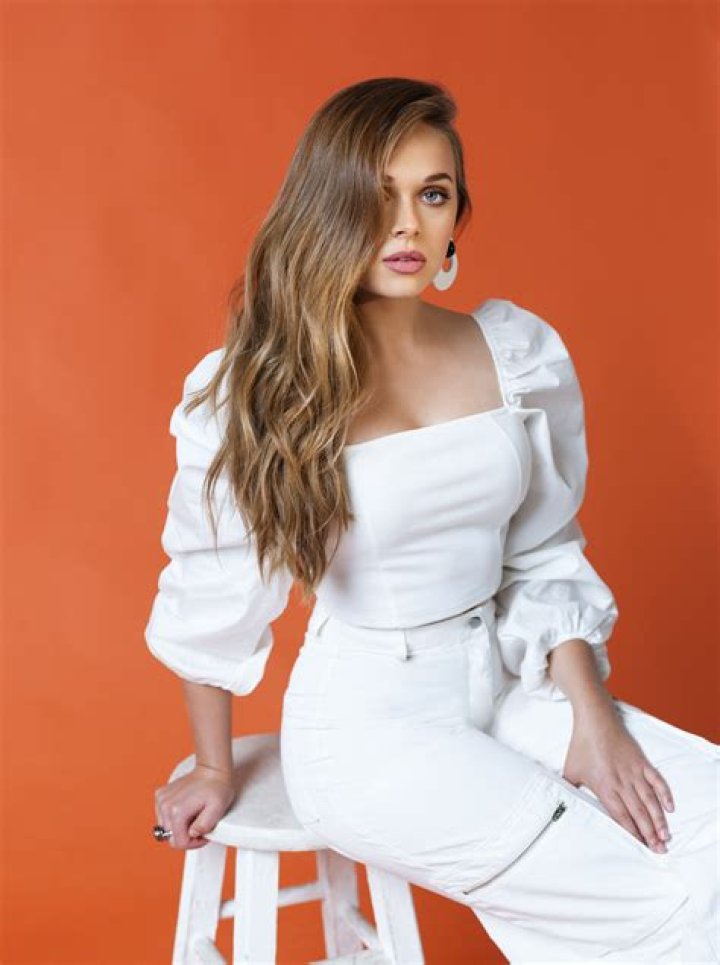 Alyssa Jirrels Chats Upcoming Projects, Personal Style, and Love for Musical Theater – Celeb Secrets