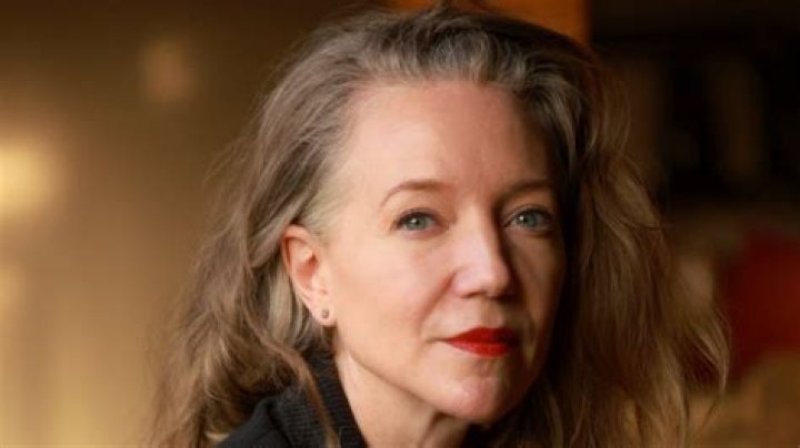 Anna Contacts Robert, They’re Going To Need Some Help!