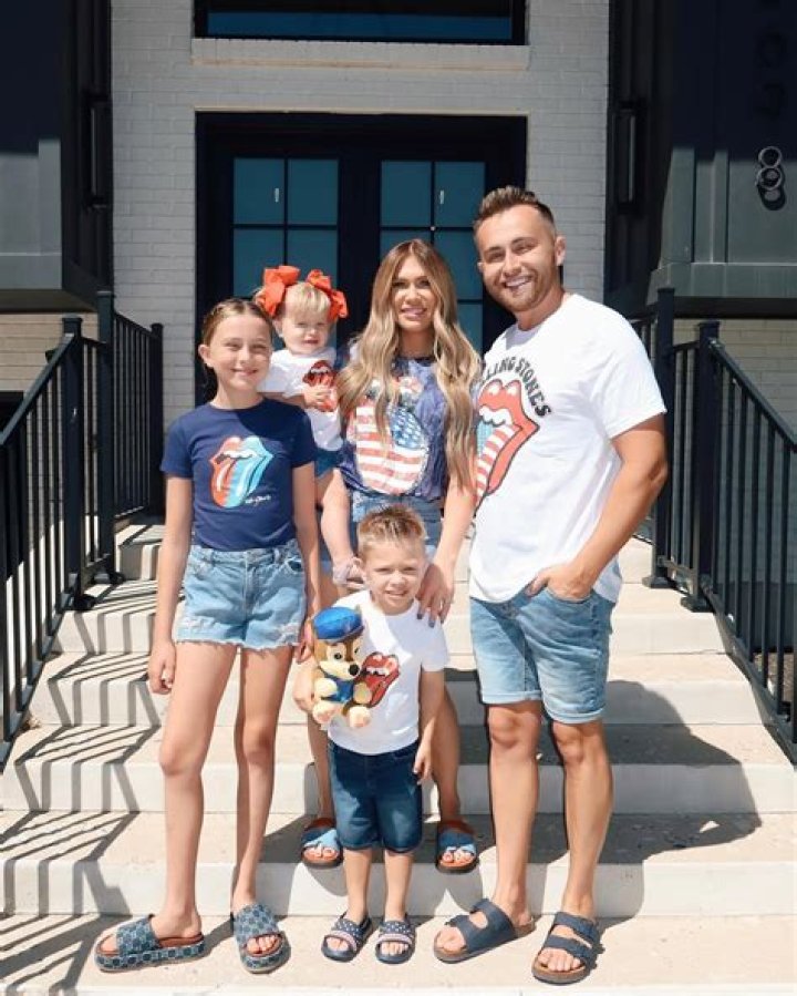 Bernard Garrett Wikipedia, Biography, Wives, Kids, and Facts.