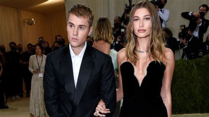 Hailey Baldwin Bieber Biography: Age, Boyfriend, Net Worth, Height, Wikipedia, Movies & TV Shows, Husband, Parents, Tattoos