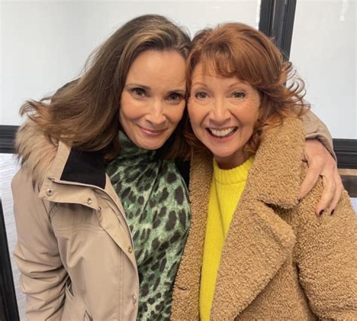 Heather Locklear's Biography: Age, Net Worth, Instagram, Spouse, Height, Wiki, Parents, Siblings, Awards, Movies, Songs