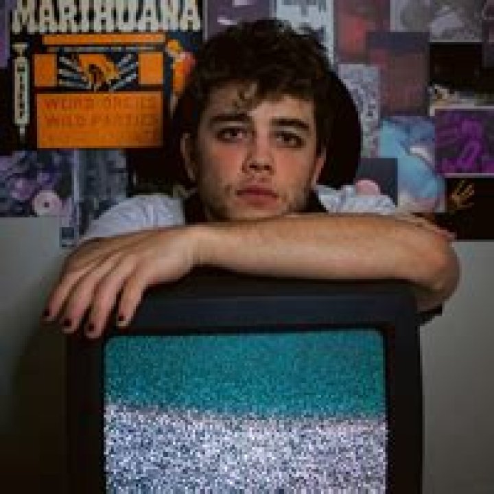 Hire Roe Kapara for a Corporate Event or Performance Booking.