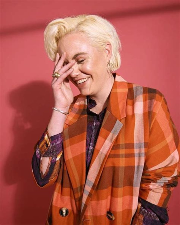 INTRODUCING: AMY LILLEY - CelebMix
