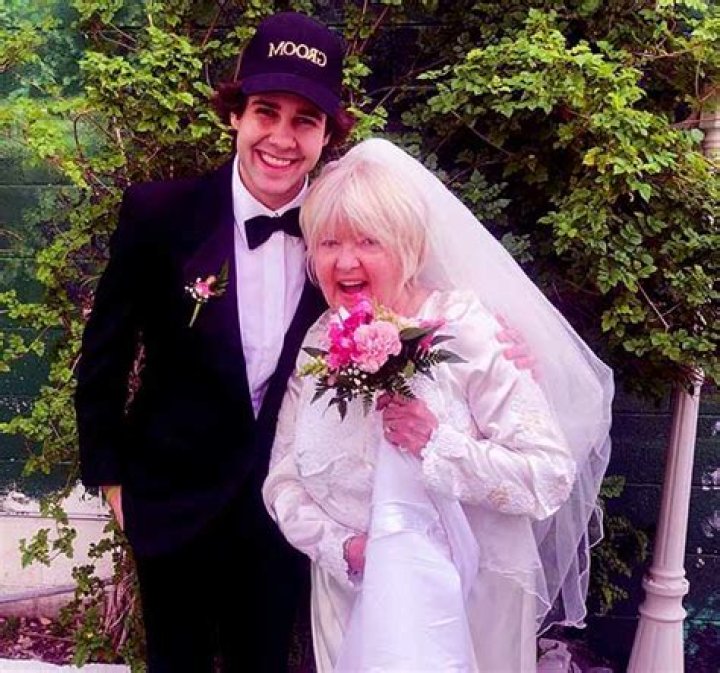 Is David Dobrik Married? His Wife, Net Worth, Wiki, Parents, Siblings, Girlfriend, Bio