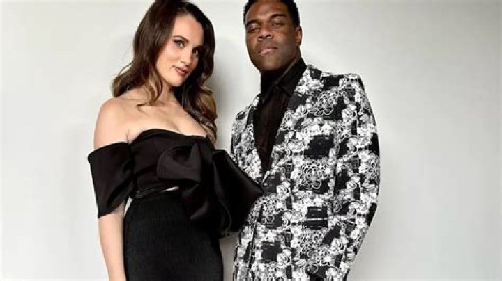 Is He Married To His Girlfriend Nicole Boyd?