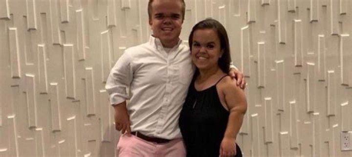 Is Jonah Johnston Still Dating Ash