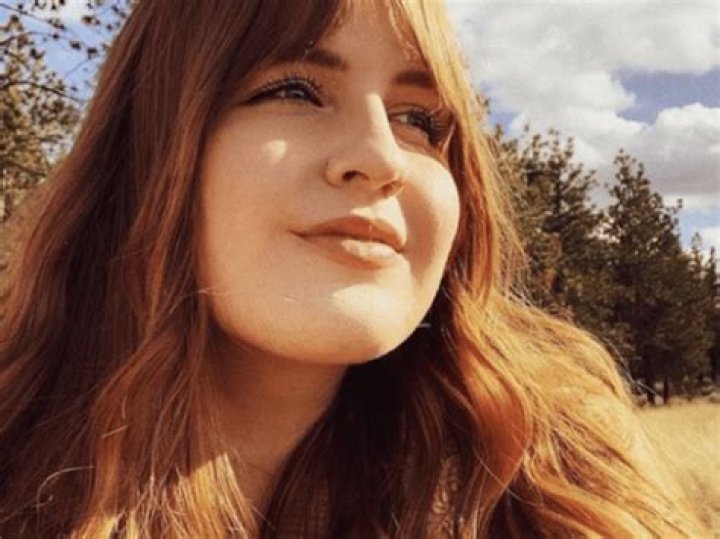 Isabel Roloff Continues To Admit To Her Body Image Problems