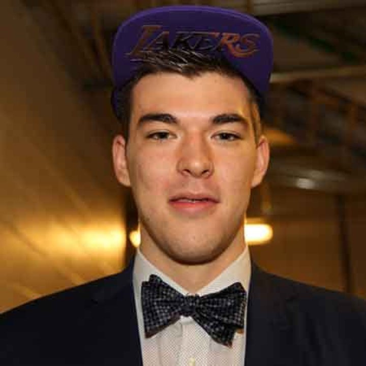 Ivica Zubac, Biography, bio, wiki, position, salary, net worth, contract, market worth, NBA, Basketball, Personal life