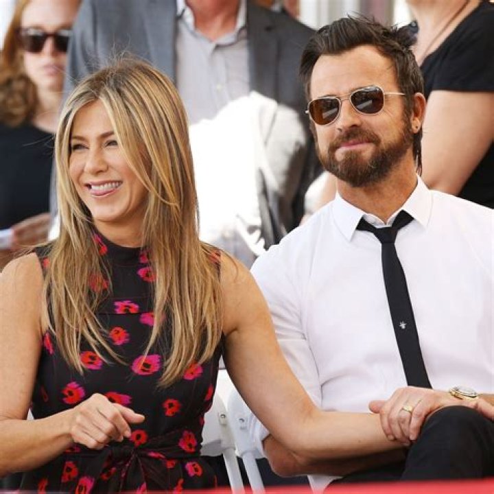 Jennifer Aniston Spoiling Justin Theroux, Turning Him Into A Snob (Photos)