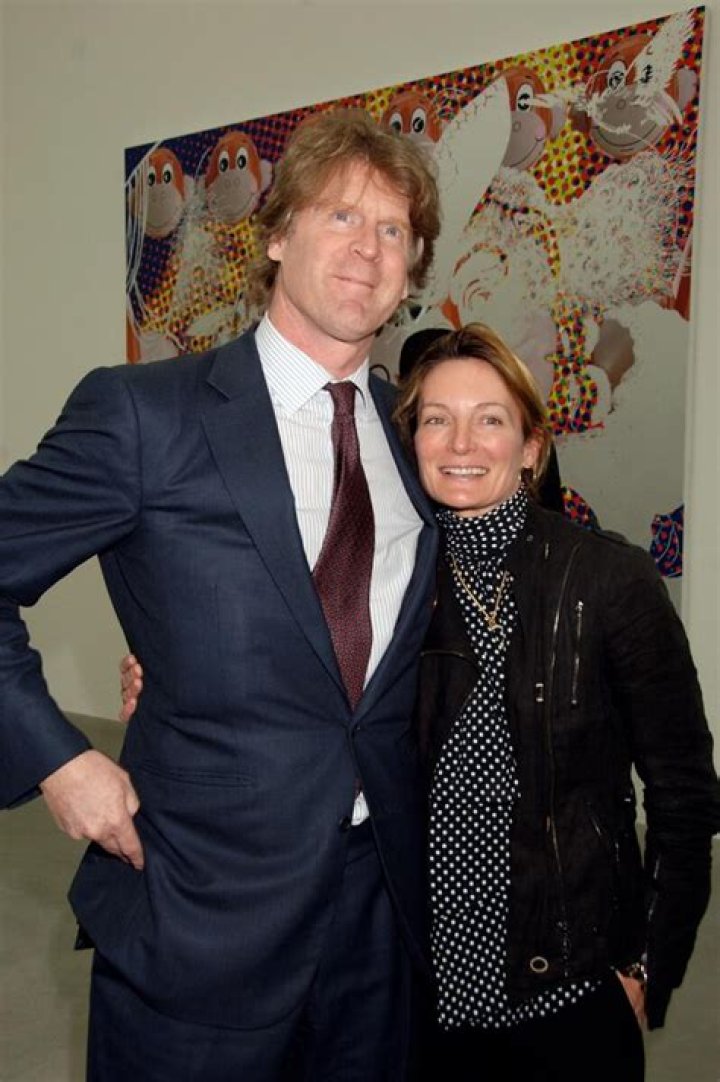 Joe Montana has an estimated net worth of $20 million as of 2020, Is he married?