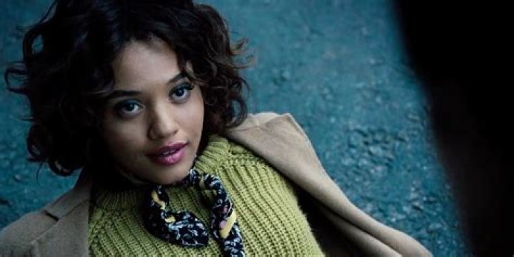 KIERSEY CLEMONS, ALLAN GROVES – Celeb Secrets