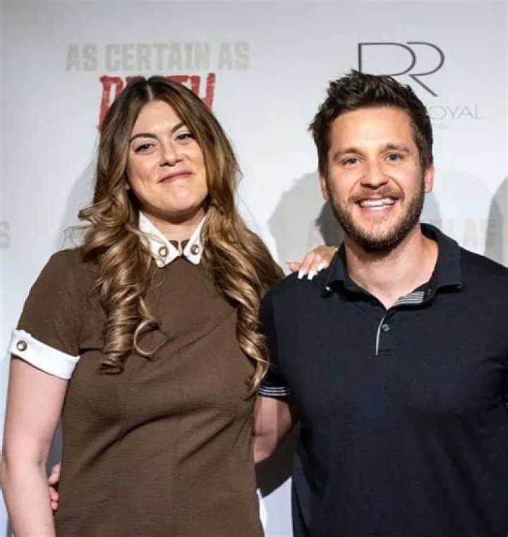 Lindsey Shaw’s Boyfriend: Relationship With Devon Werkheiser!