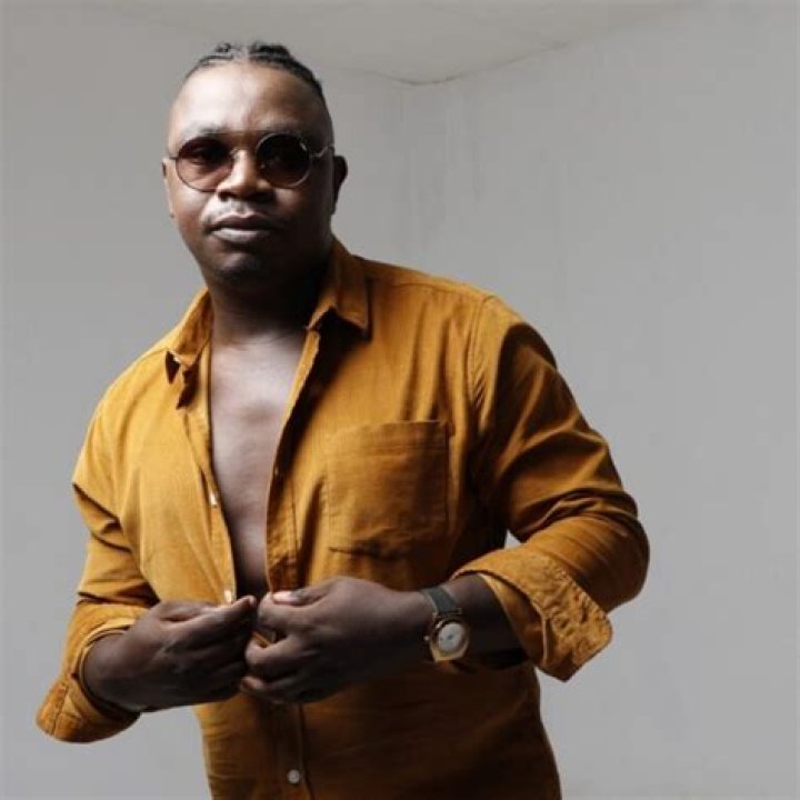 Mr Brown Biography: Age, Wife, Contact, Net Worth, Wikipedia, Songs, Comedy, Photos, Girlfriend, Instagram