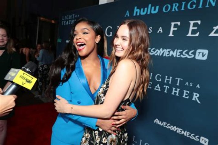 Peyton List, Ajiona Alexus, Brent Rivera, & More Spill Spooky Secrets from Filming ‘Light As A Feather’ – Celeb Secrets