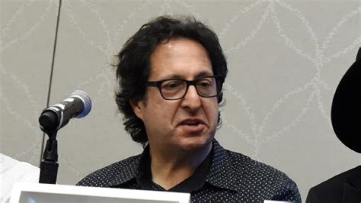 Rhino, Apple Exec Gary Stewart Dies