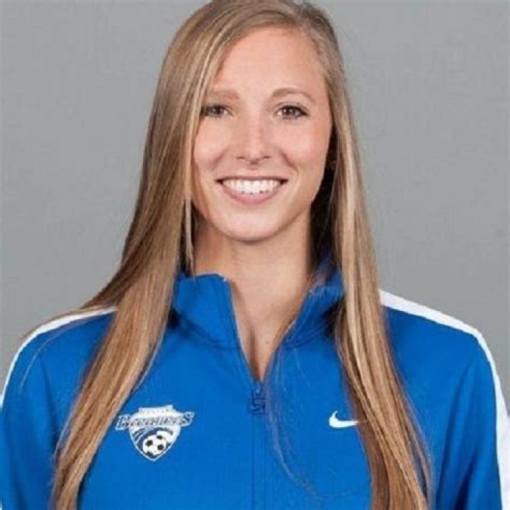 Soccer Player Julie King Career Stats, Salary, and Net worth; Is she Married?