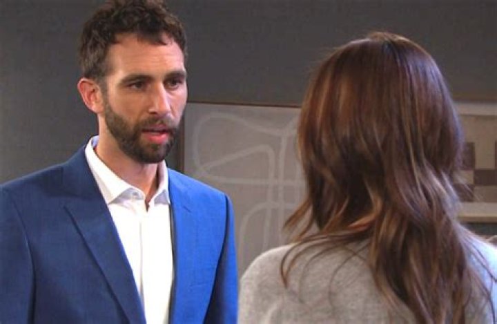 Stephanie & Everett Hit The Sheets, Will She Come To Regret It?