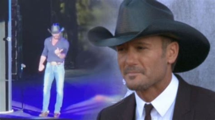 Tim McGraw Jumps Off Stage To Confront Hecklers