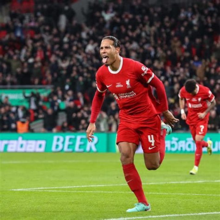 Virgil Van Dijk Biography: Age, Net Worth, Parents, Spouse, Instagram, Height, Siblings, Current Team, Awards, Transfers