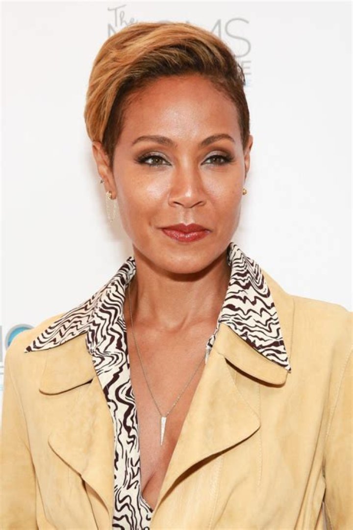 What Makeup Does Jada Pinkett Smith Wear?